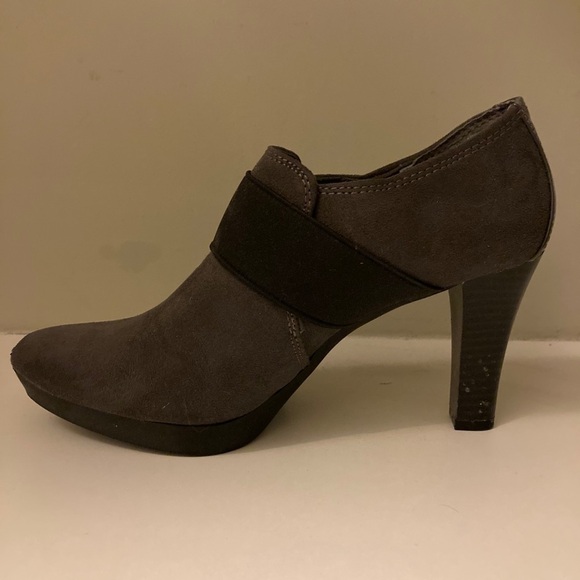 Dana Buchman Heeled Booties - Picture 3 of 5